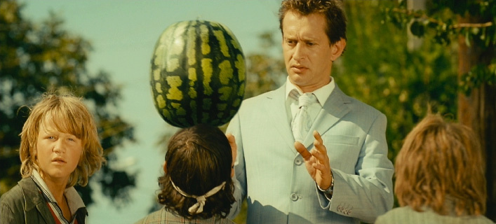 Кадр из фильма "Выкрутасы"