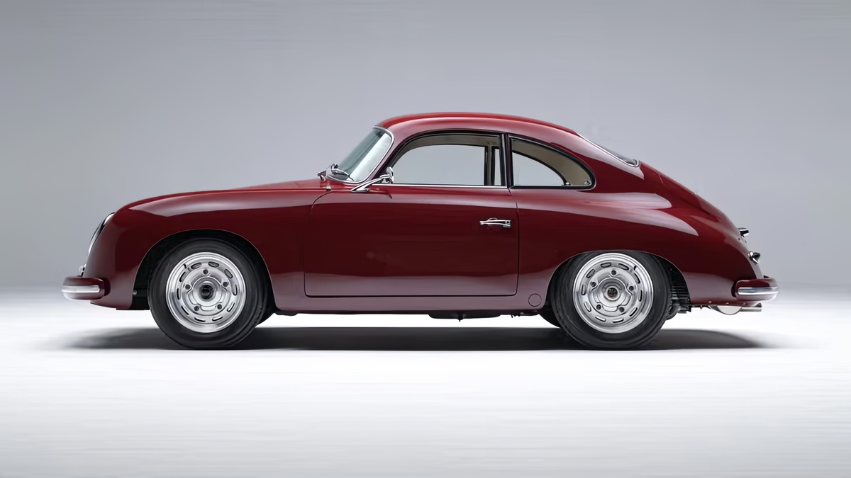 ©Bring a Trailer ©Porsche 