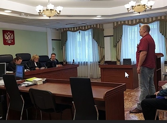 Юрист Вадим Видякин пригибает людей к земле правовыми доводами