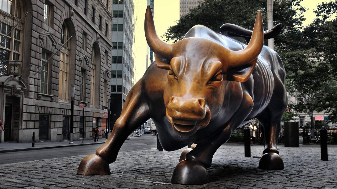 Скульптура «Атакующий бык» в Нью-Йорке
