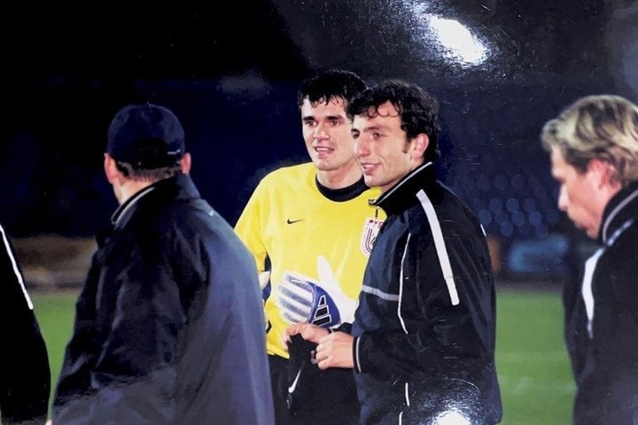 Павел Харчик (в желтом свитере). предоставлено Павлом Харчиком