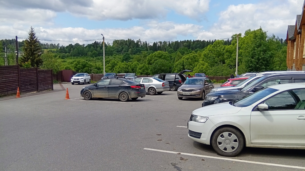 Парковка "У скита". Фото из личного архива автора.