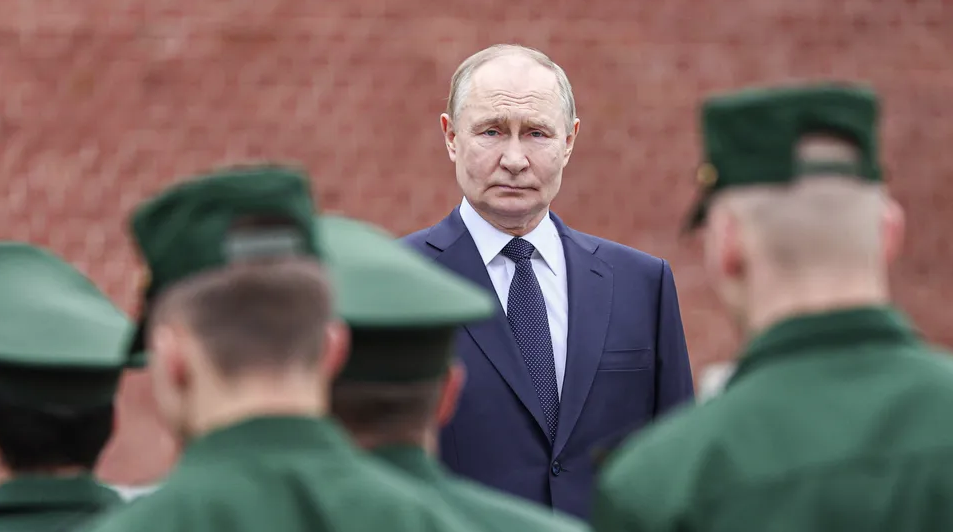 Путин в Москве: «Там, где ступает нога русского солдата» © Сергей Булкин / ZUMA Press / IMAGO