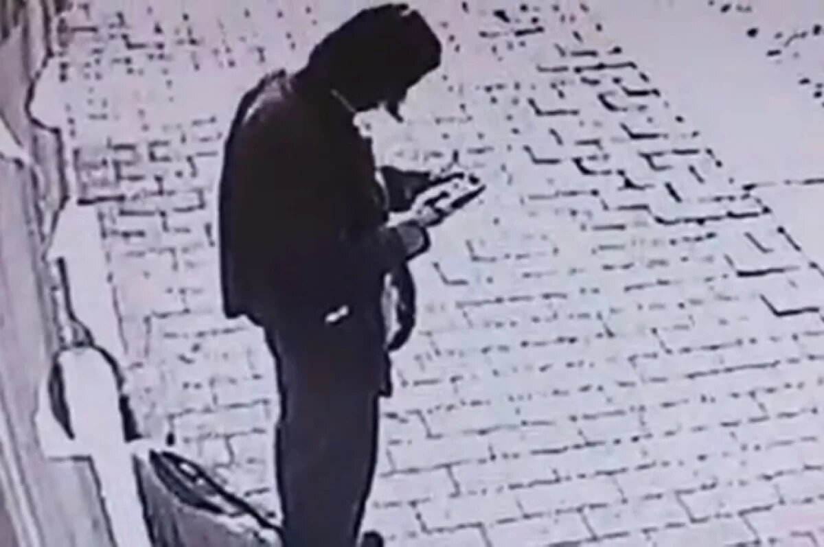    В Петербурге 23-летний романтик написал на баннерах ВОВ любовное послание