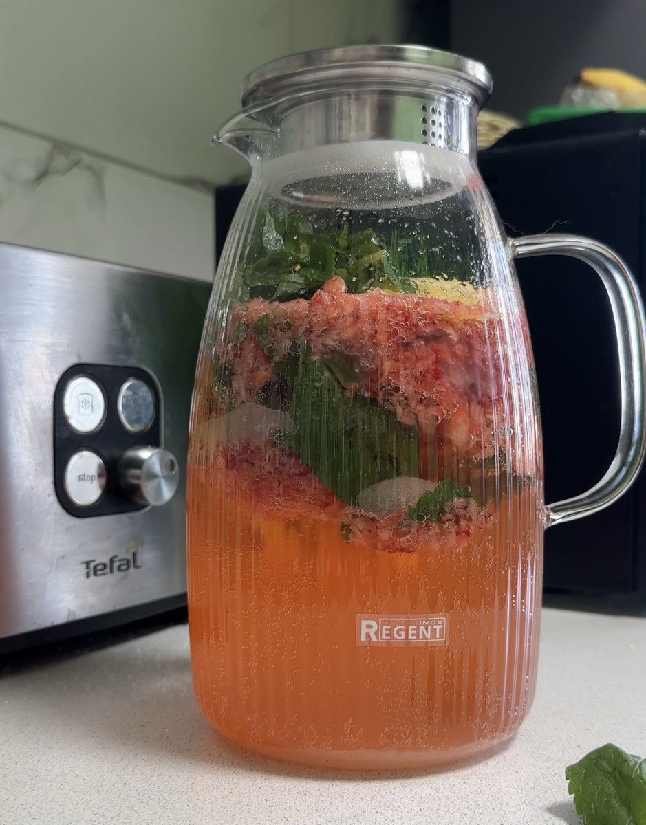 Клубничный оимонад с мятой