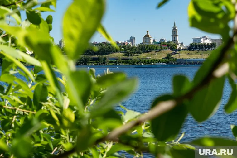 Среднесуточные значения температуры будут превышать климатическую норму на 3 градуса
Фото: Руслан Яроцкий © URA.RU