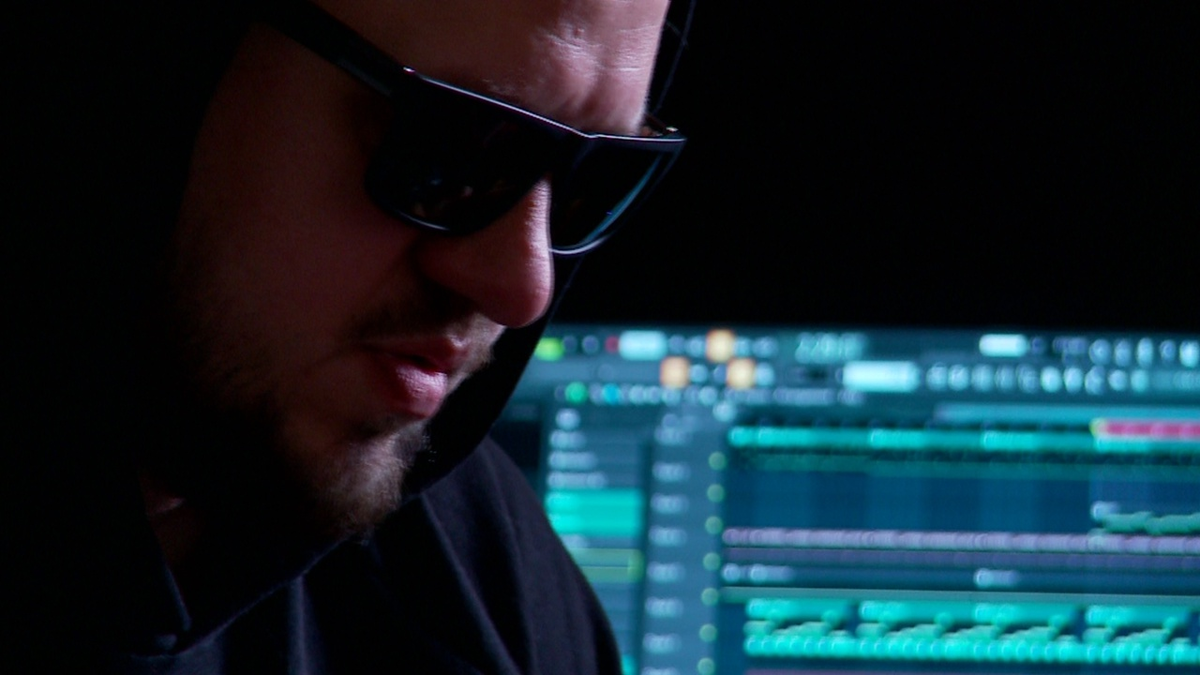 Настоящее имя автора проекта Fly Dying - Сергей