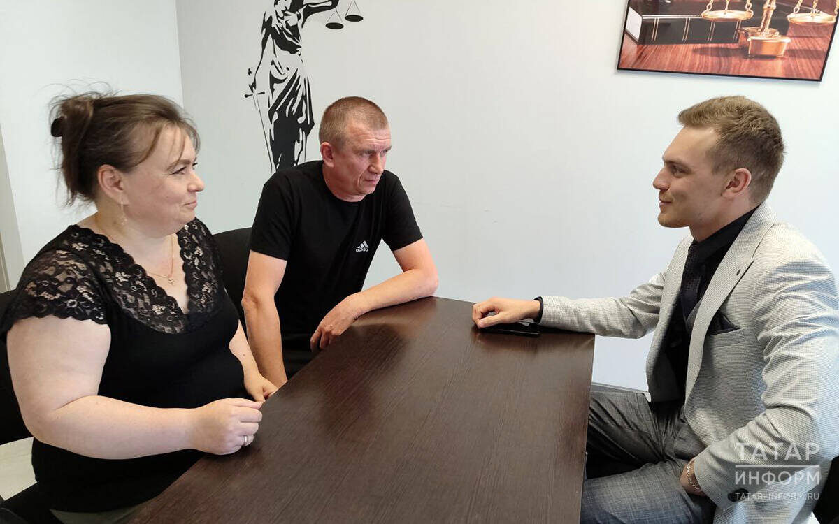 Супруги Гариновы хотели обзавестись новым автомобилем и сами не поняли, как остались без своей старой машины и с неподъемным для них кредитомФото: © Елена Фенина / «Татар-информ»