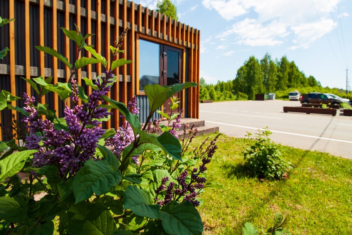 Гостевая парковка коттеджного поселка Аист (Красноярка, Омск)