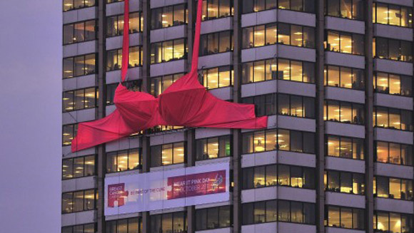 Первый большой бюстгальтер в мире