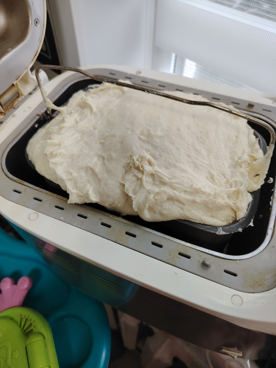 Аж вылезло с чаши! 