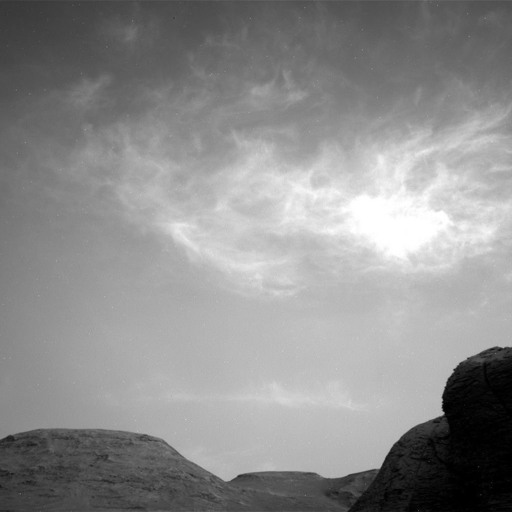 Черно-белый снимок с поверхности Красной планеты 