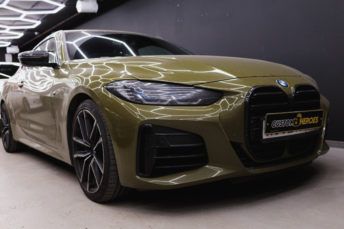 Источник фото: https://custom-heroes.ru/raboty/vid-uslugi/avtosvet/nashi-raboty/bmw-440-zamena-stekla-fary-iz-za-skola-vazhnost-svoevremennogo-remonta/