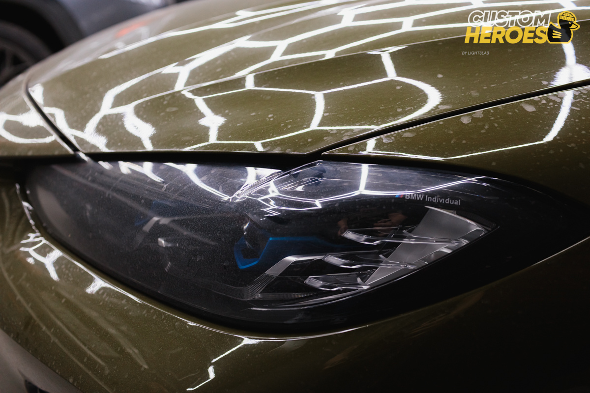 Источник фото: https://custom-heroes.ru/raboty/vid-uslugi/avtosvet/nashi-raboty/bmw-440-zamena-stekla-fary-iz-za-skola-vazhnost-svoevremennogo-remonta/