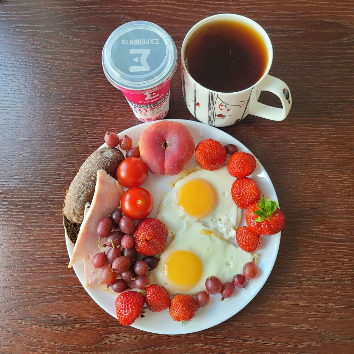 Сладкий крыжовник. А зеленый как не попробуешь - кислый.