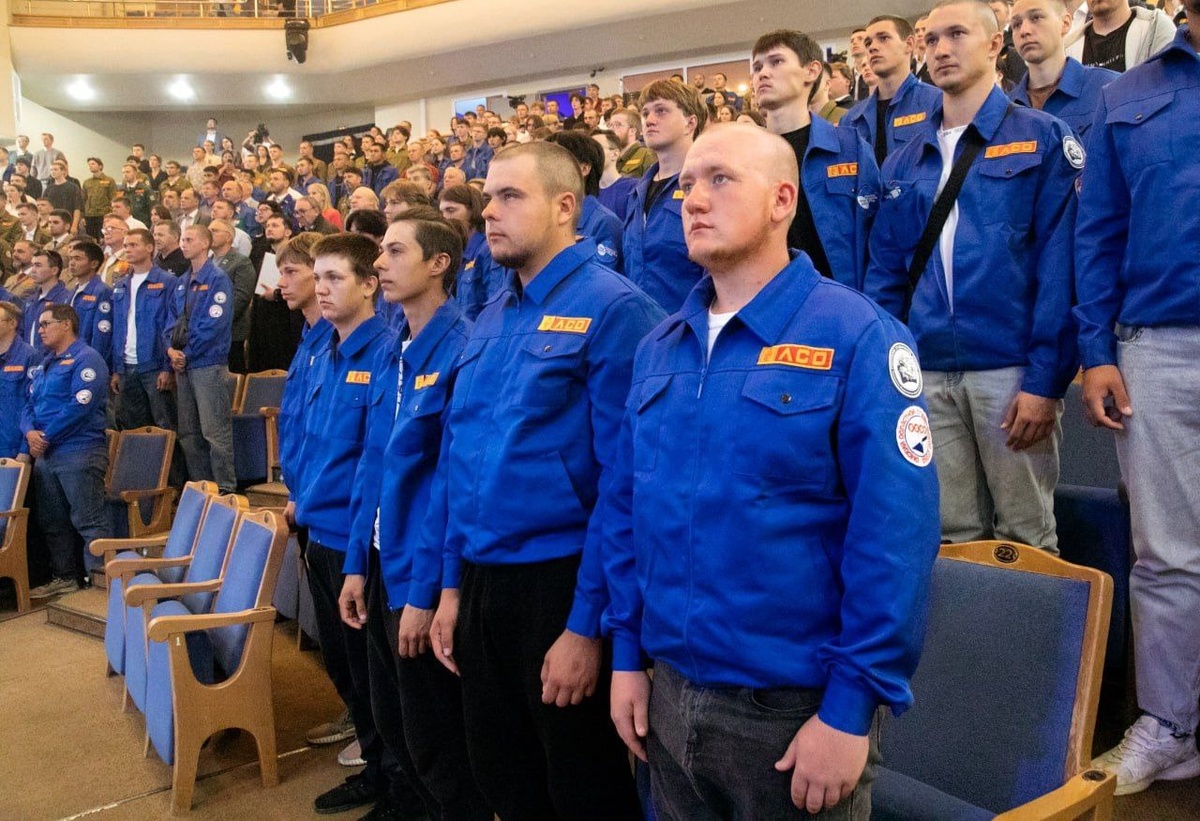    В Сургуте студотряды приступили к строительству моста через Обь