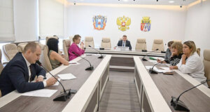 К.С. Доморовский ведет прием граждан. / ФОТО Ю. Фроловой Администратор  📷
