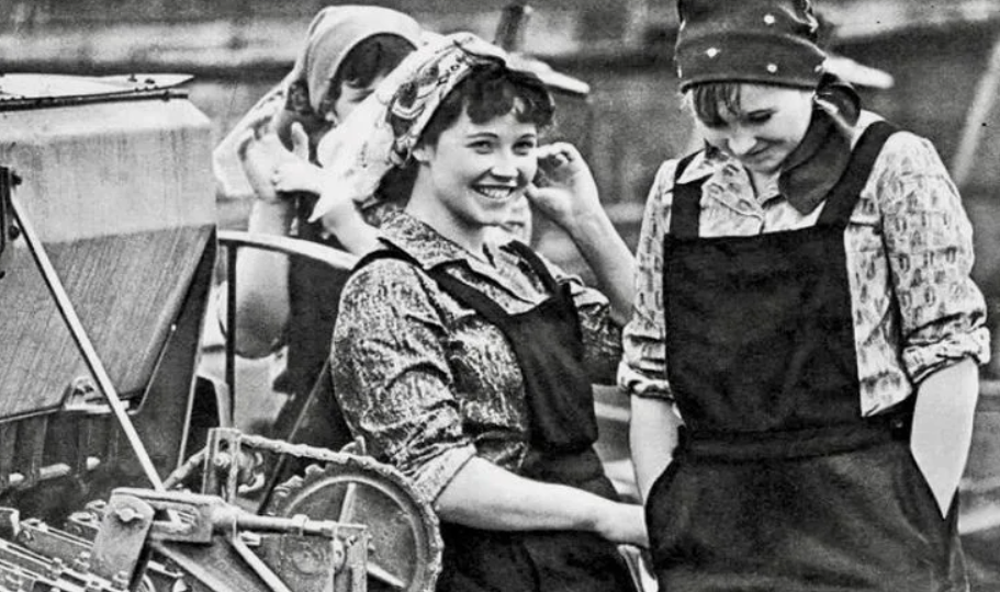 А были ли мы богаче в СССР? Честный пересчет зарплат 1980 года в рубли 2025-го