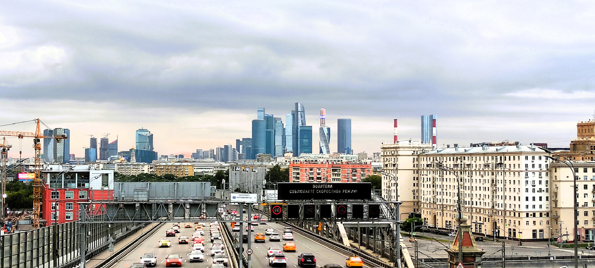 Вид с Андреевского моста в Москве. фото автора статьи.