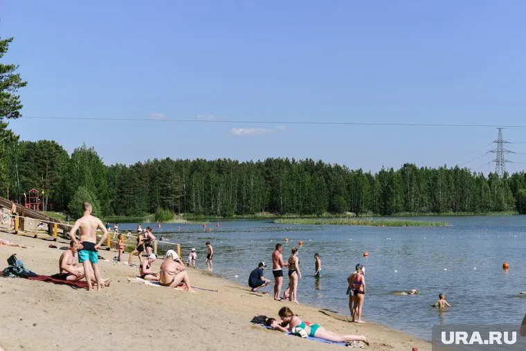 Официально разрешили купаться в озерах Якушкино и Арсеньевском
Фото: Никита Сабашников © URA.RU