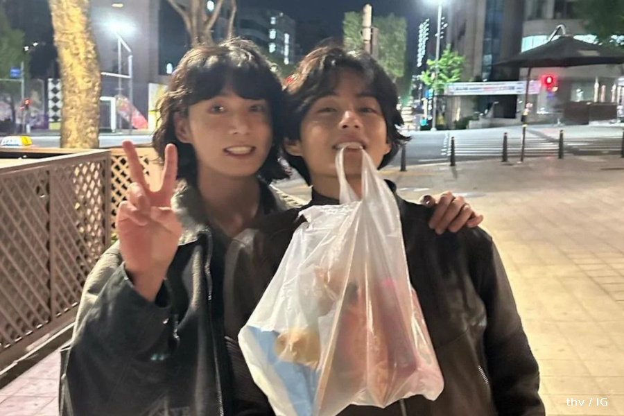 Чонгук и Тэхён из BTS 