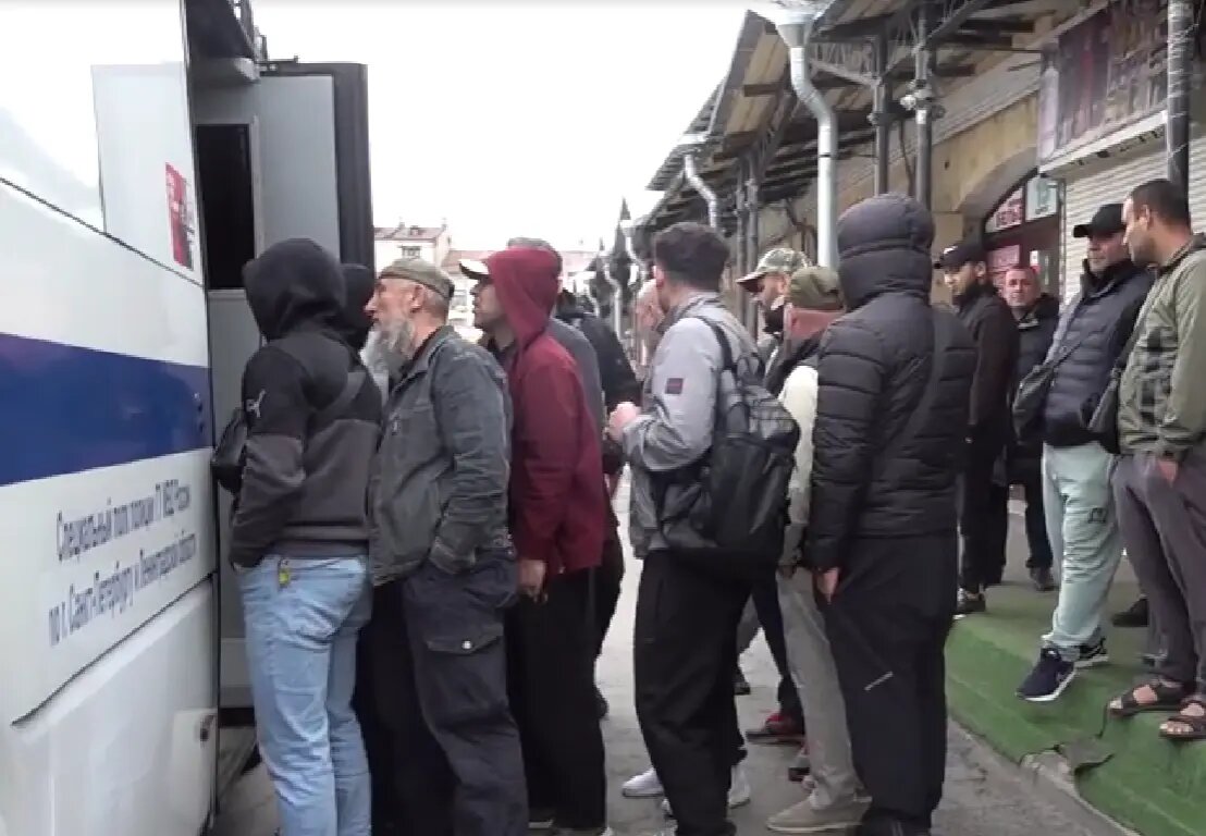    Фото: стоп-кадр видео от пресс-службы ГУ МВД по Петербургу и Ленобласти