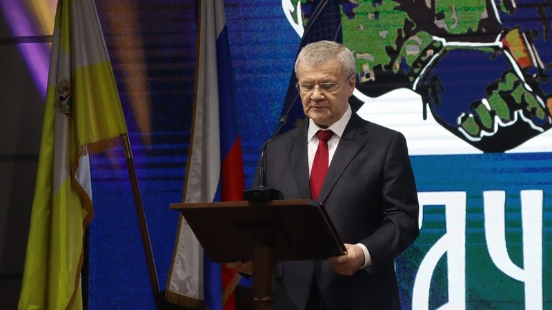    Юрий Чайка назвал передачу знамени историческим событием Фото: Елизавета Боброва / / ИА «Победа26»