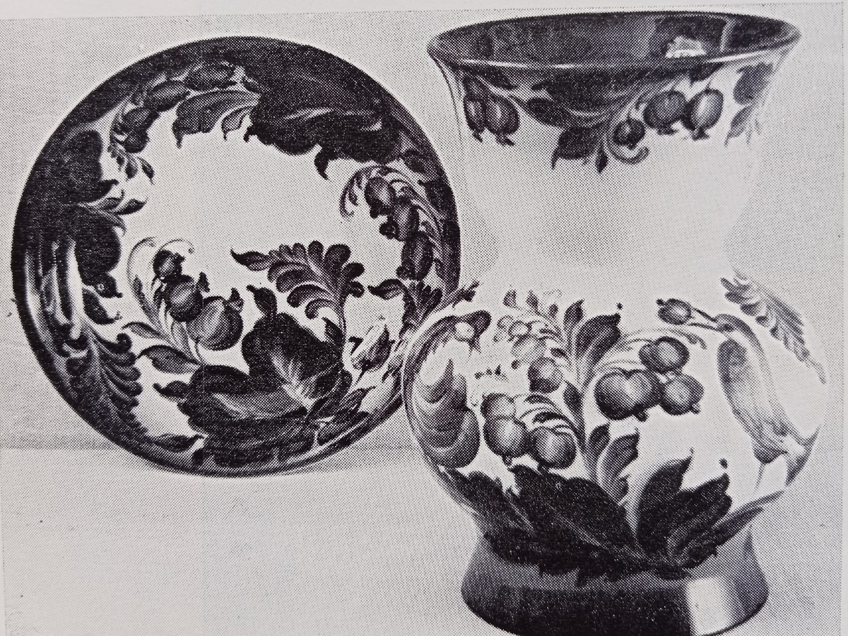 Тодорская Вера Ивановна. Дулево. Ваза и блюдо. Комплект. 1988 год. 