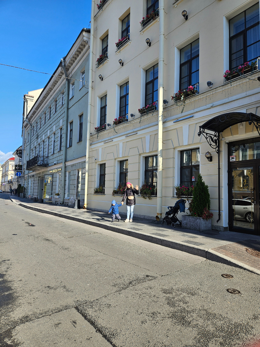 Мои попытки удержать сына для фото), фото из личного архива