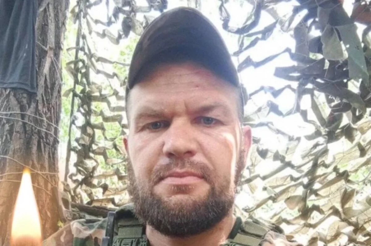    Дмитрий был настоящим патриотом.