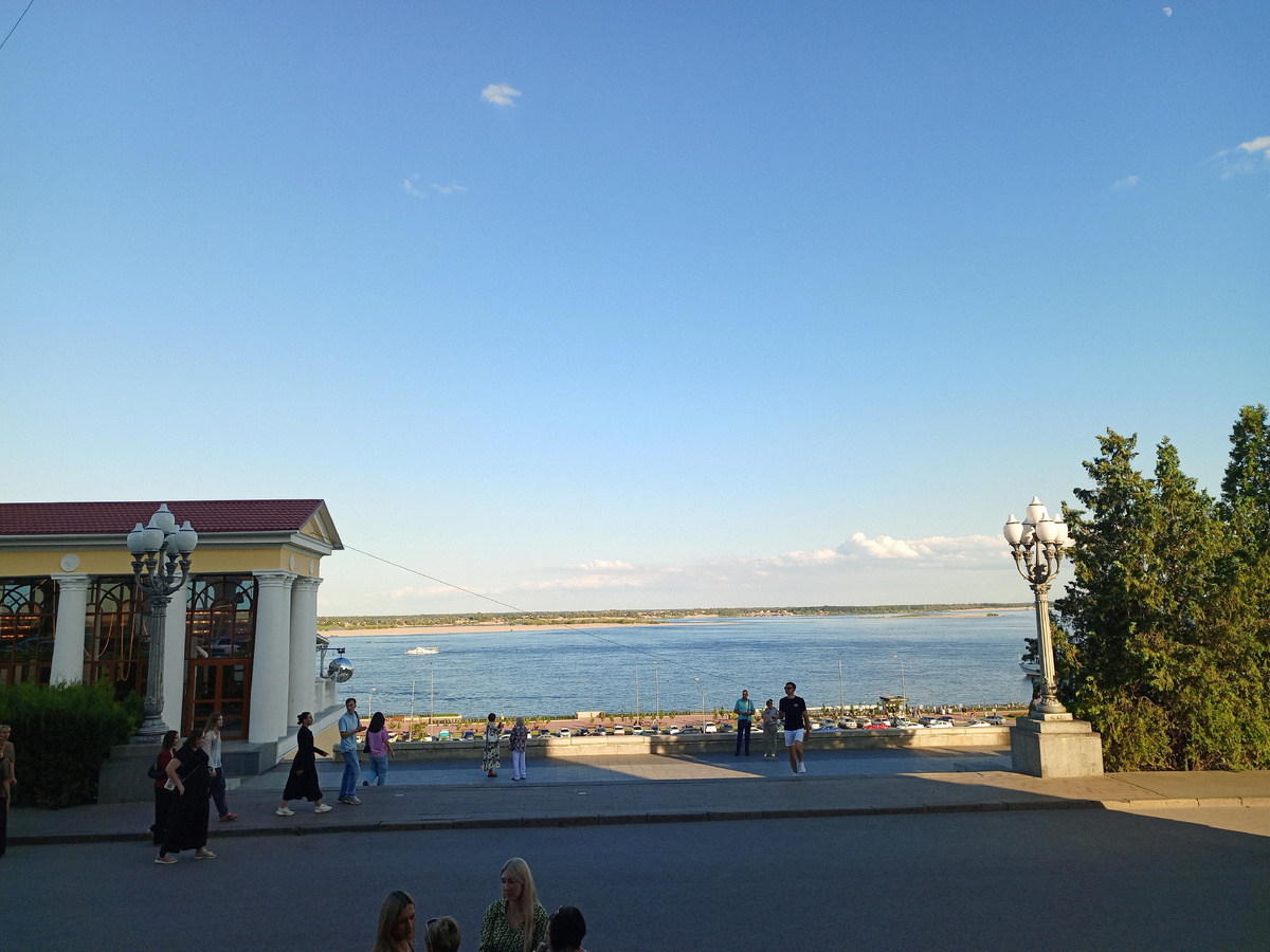 Вид на Волгу от Музыкального театра в Волгограде. Фото автора. 