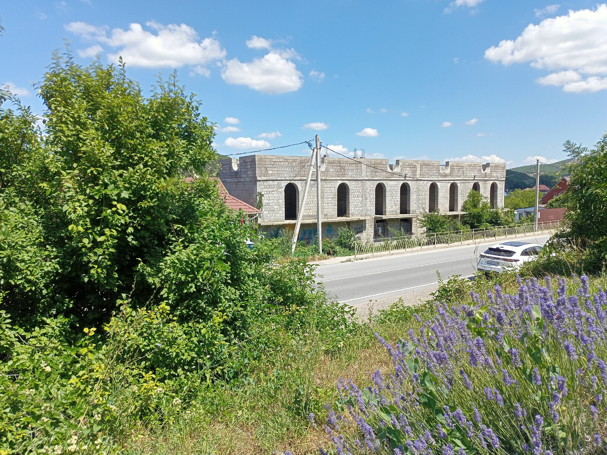 Наш давнишний недострой.