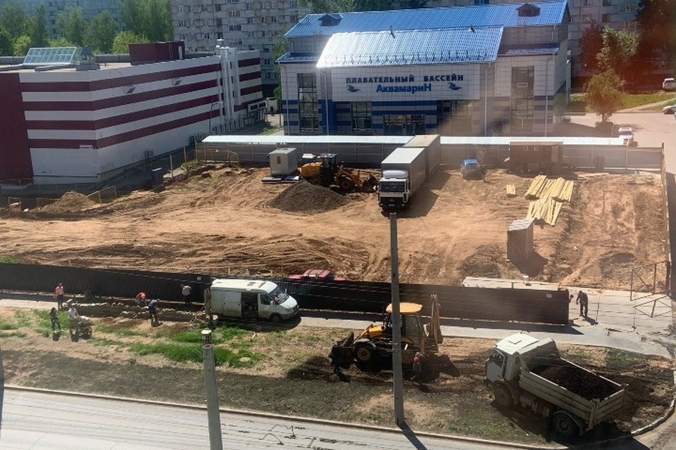    Стройка на Ворошилова. Фото: vk.com/zlou18