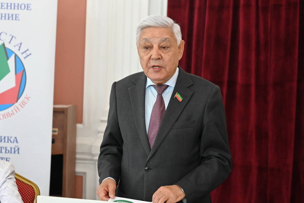 Фарид Мухаметшин: «Сейчас активно проходят мероприятия по выдвижению кандидатов на пост высшего должностного лица. Кандидатуры предлагают политические партии»Фото: gossov.tatarstan.ru