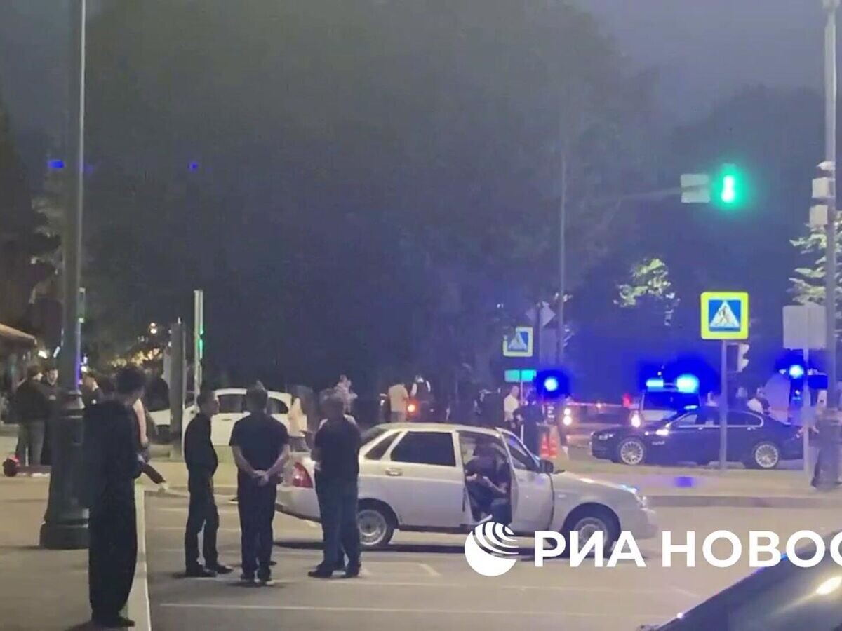    Следственные действия на месте нападения на сотрудника ДПС в Нальчике© РИА Новости