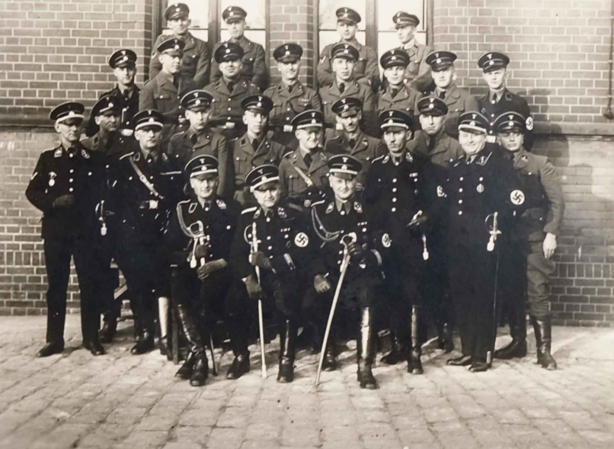 Командование штаба концлагеря