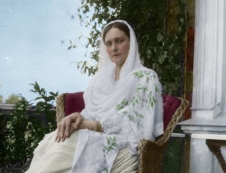 Императрица Александра Федоровна в Петергофе (1909)