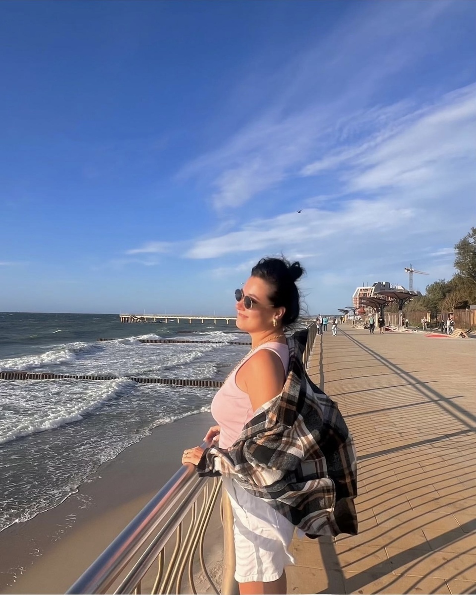 Прогулка была настолько медленной, что улитка нас догнала и обогнала.
