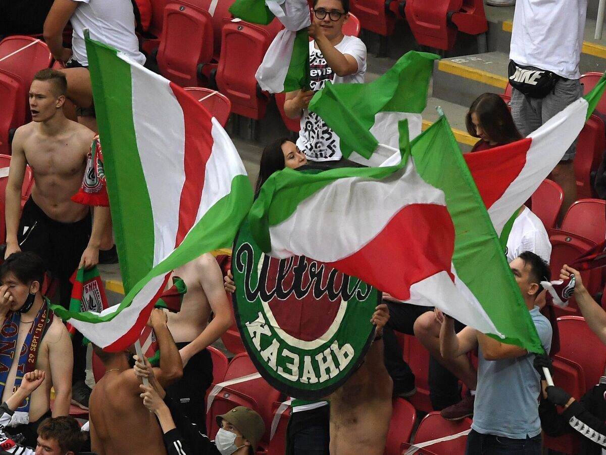    Болельщики "Рубина" © РИА Новости / Максим Богодвид