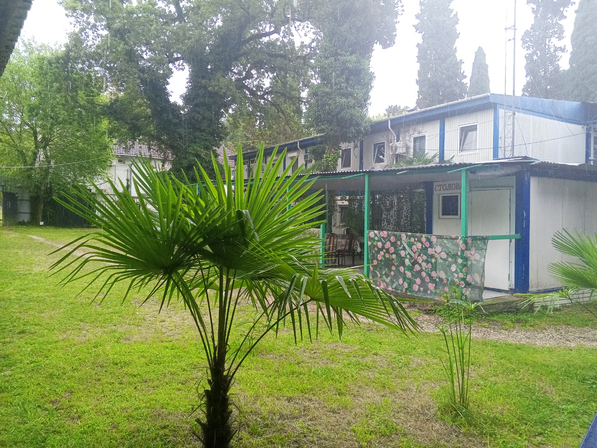 Территория третьего корпуса во время дождя