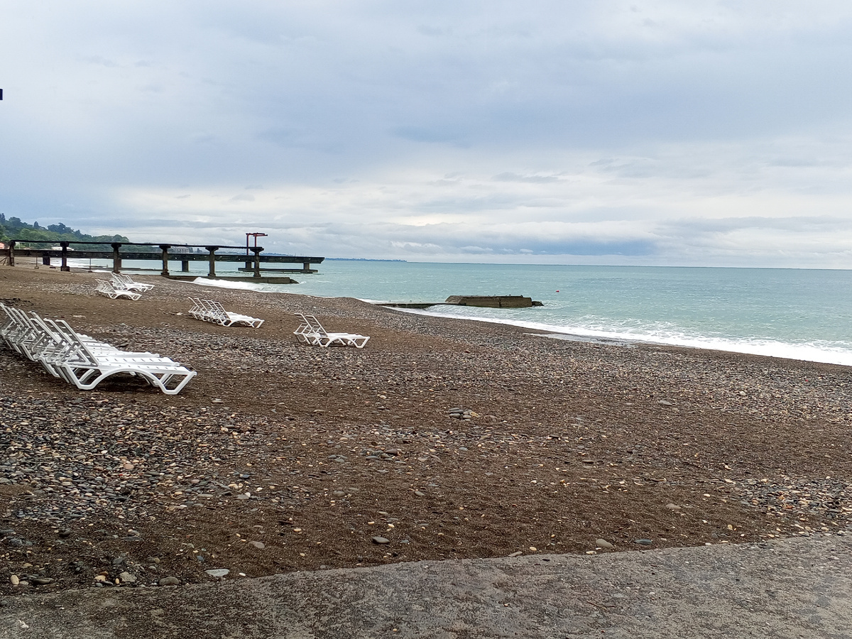 Пляж Айтара во время дождя 