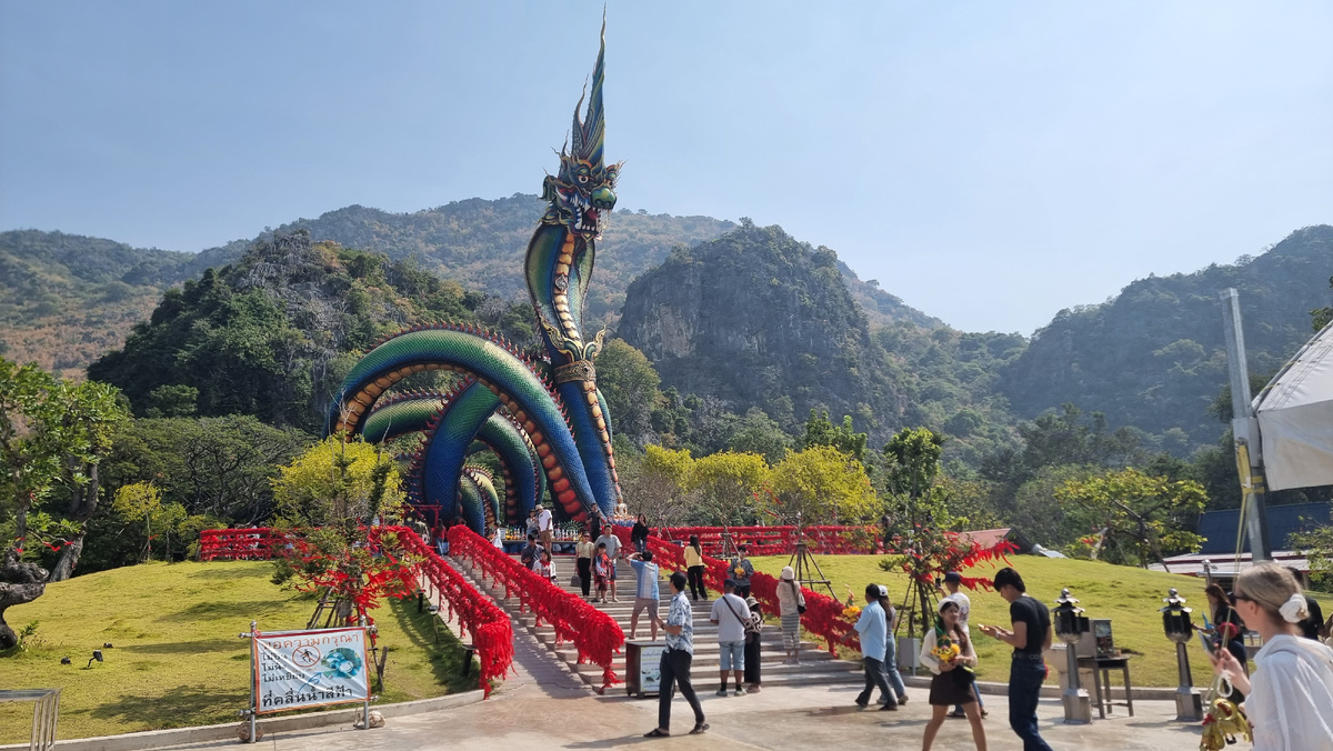 Статуя Нага  Ча-ам , Хуа Хин