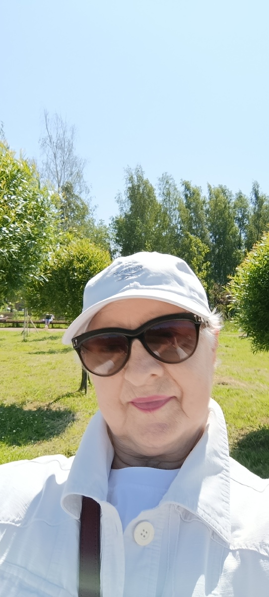 Был  вчера летний,теплый денёк.