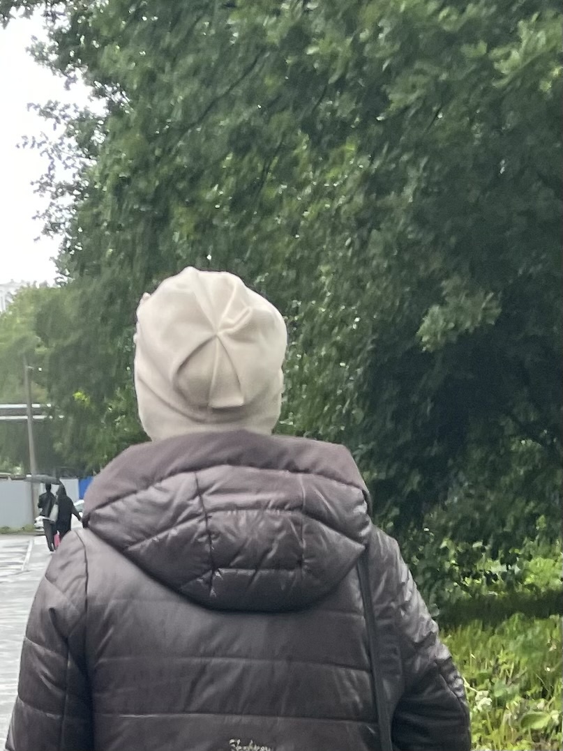 4 июля - ну самое время для шапки и теплой куртки