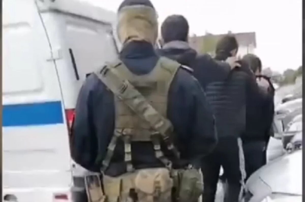    Под Тверью полиция закрыла цех, где нелегалы делали плитку для тротуаров