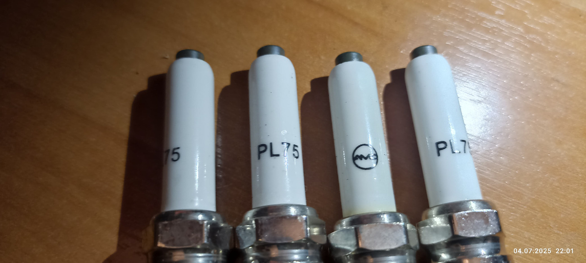 Изоляторы электродов