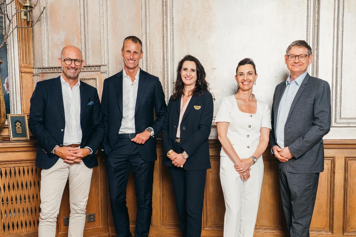 Паскаль Равессу (вице-президент FHH), Патрик Прюнье (председатель и CEO Girard-Perregaux), Илария Реста (генеральный директор Audemars Piguet), Орели Стрейт (вице-президент FHH), Сирилл Виньерон (председатель по культуре и филантропии Cartier, представляет Richemont Group)