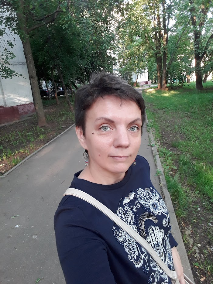 Вот здесь видно седую макушку