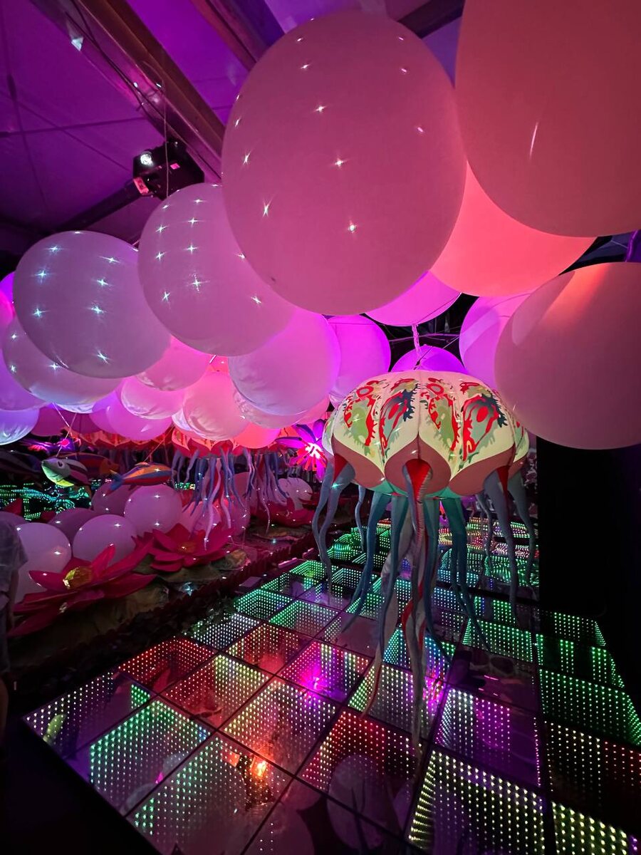 Одна из игровых зон на выставке.