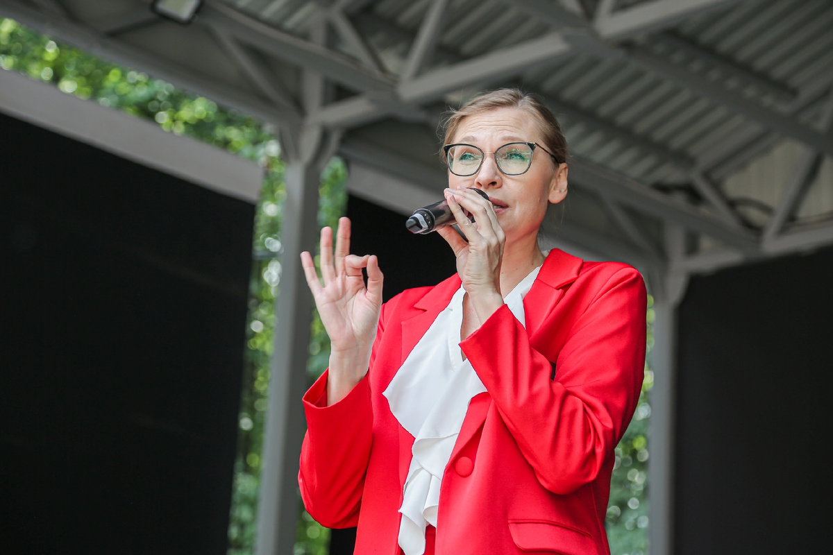 Момент ведения фестиваля ПРО ДОБРО 